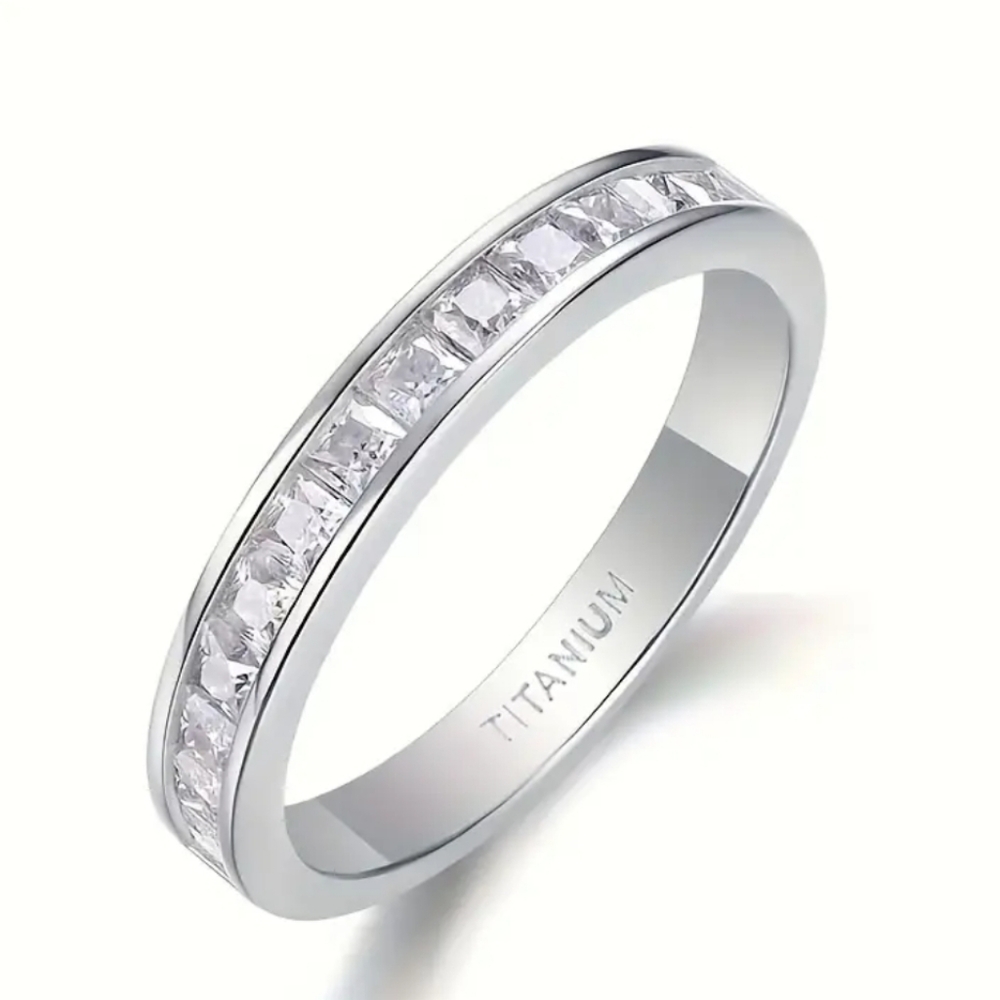 Elegant Silver Titanium Women's Ring! SZ. 7